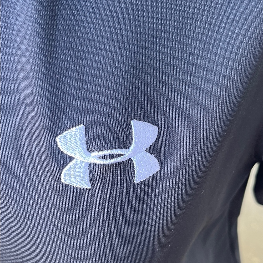 New Under Armour youth Polo Shirt in Black with White Logo - Picture 5 of 14